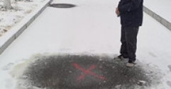 【市城市燃熱集團(tuán)富泰熱力】以雪為“標(biāo)”鎖定漏點(diǎn)   冒雪行動消除隱患
